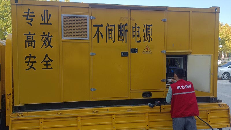 秦州柴油发电机组和UPS电源配合使用时，如何避免切换过程中的电力中断？
