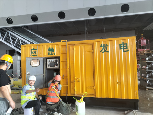 秦州怎样判断空气滤清器是否需要更换？
